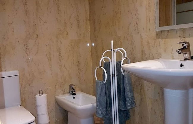 Top Floor Apt Close To Duquesa - Photo 5