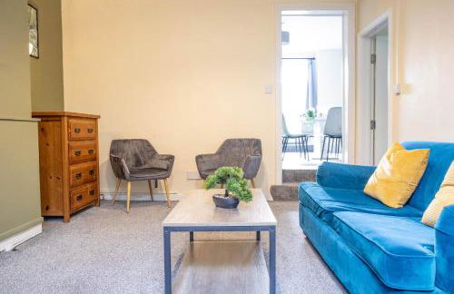 3 Bedroom House - Free Parking-Hospital-Contractors-Families - Long Stay Rates Available - Photo 45