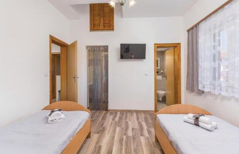 Awesome Home In Nedescina With Kitchen - Foto 27