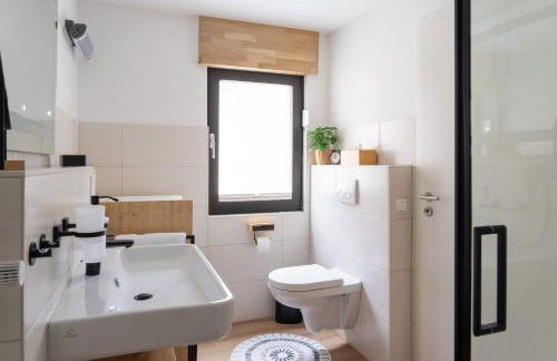 Ferienhaus Ahorn, wunderschöne, neue Wohnungen, ideal für Ausflüge ins Phantasialand, die Städte Köln, Brühl und Bonn oder die Eifel - Foto 7