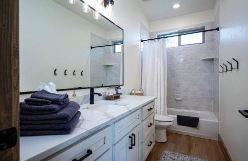 Blackbeary Cabin Bear Lake Views Hot Tub Occ 21 - Foto 35