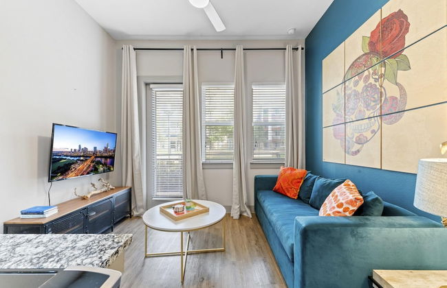 Tranquil 1BR King Suite Close to Downtown w Fast Wifi - Foto 6