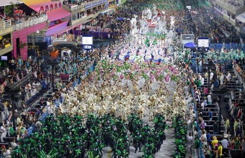 Apartamento de 2 quartos, com piscina e há 10 km de copacabana - Foto 17