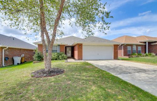 3 Mi to Escambia Bay Home with Deck and Private Yard! - Foto 28