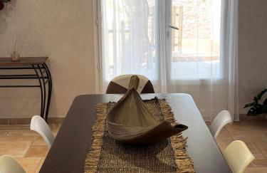 Villa avec piscine privée entre terre, ville et mer - Foto 10