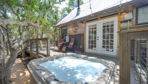 Horse Thief Inn Cabin Retreat with Deck and Hot Tub! - Foto 3