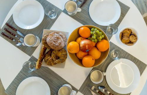 FLORIT FLATS - CATHEDRAL LUXURY TERRACE FLAT 2BR 2BA AC Wifi - Photo 65