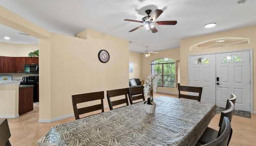 Tranquil & Spacious Family Retreat Swimming Pool - Foto 5