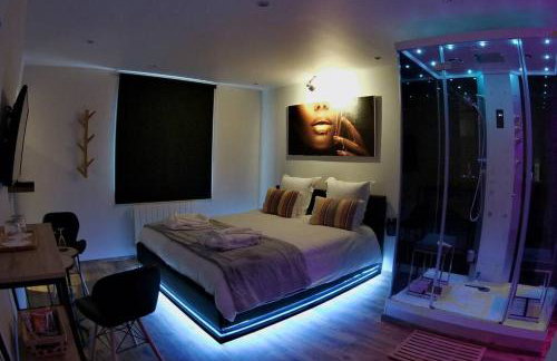 SPA privatif Love room, Le Hammam et Bulles, chez Nuits Chartraines - Foto 17