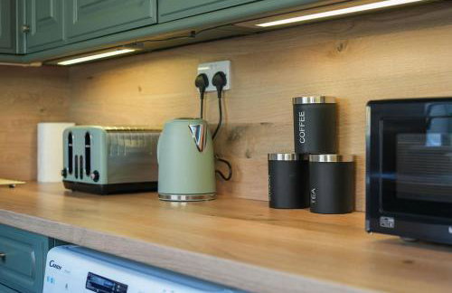 Stupton House, Large 3 Bed House that Sleeps 8 with Full Size Pool Table & FREE Parking - Hosted by Stay Host Save - Foto 27