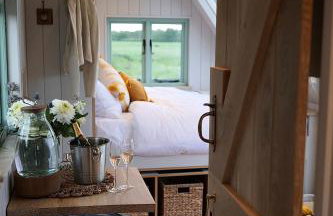 Luxury Retreat 30mins Taxi Ride From West London - Photo 4