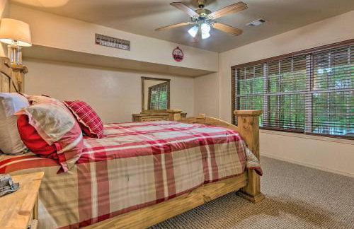 Deck and Fire Pit Lakefront Hideaway in Scranton! - Foto 14