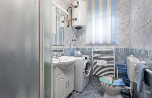 1 Bedroom Cozy Apartment In Kostrena - Foto 14