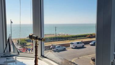 2 Bedroom Seafront Apartment - Foto 1