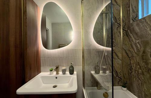 Modern 3 Bedroom Bungalow, EV Friendly, Parking Included - Foto 77