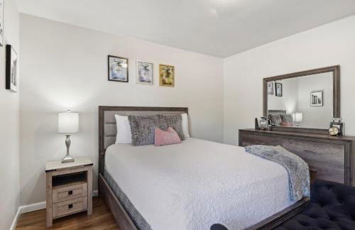 Modern Rental Near Medical Center, Six Flags, UTSA, La Cantera, Lackland AFB - Foto 27