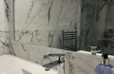 Yugogo One-Bedroom Apartment 37 London Road - Photo 8