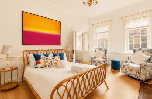 Historic 1790s Old Town Gem 5BR with Parking - Prince Street - Foto 3