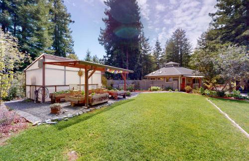 Mendocino Cozy Cabin-Large Patio Grill & Garden - Photo 26