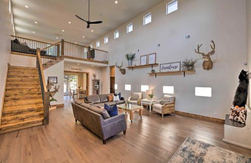 Modern Farmhouse with Patio, Grill and Mtn Views! - Foto 6