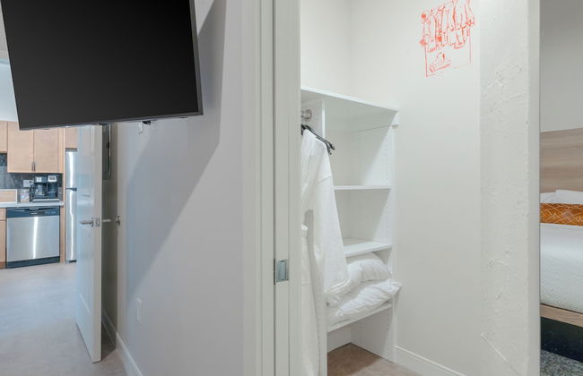 Unique Historic Experience Conveniently Located in the Heart of Cincinnati - Foto 29