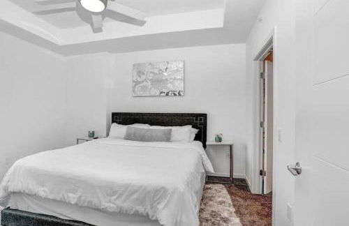 Urban Chic 1BR Downtown Tampa Pool & Balcony Views - Foto 3