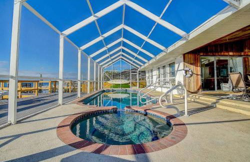 Family Waterfront 4BR Home Heated Pool Private Pier - Photo 9