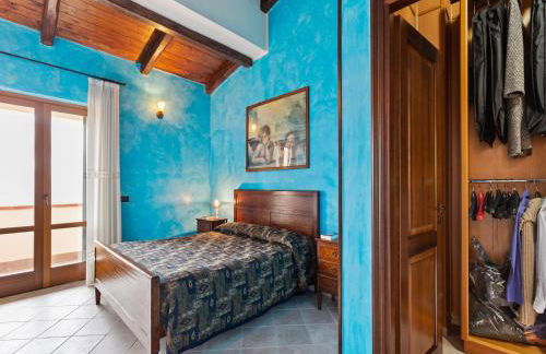 Valley View Villa in San Mango D'aquino with Hot Tub - Foto 49