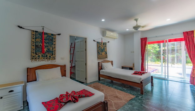Luxurious 10-bedroom Villa With Private Pool in Chalong, Phuket - Photo 5, Room