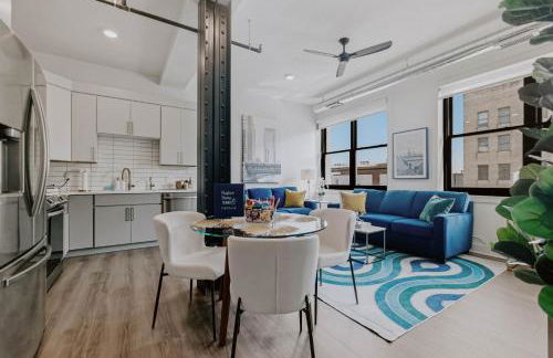 Husker Home TEN40 is in the heart of Downtown Lincoln where you can walk to Haymarket & UNL - Foto 1