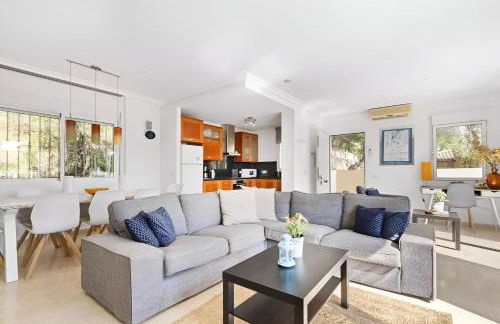 Villa KIP, private pool & jacuzzi surrounded by nature - Foto 10