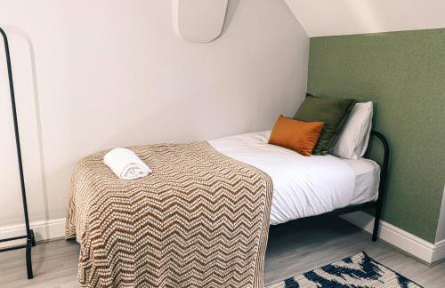 Spacious Stylish Home with FREE Parking 10 Mins to Manchester Centre & AO Arena Ideal for Groups & Long Stays - Foto 38