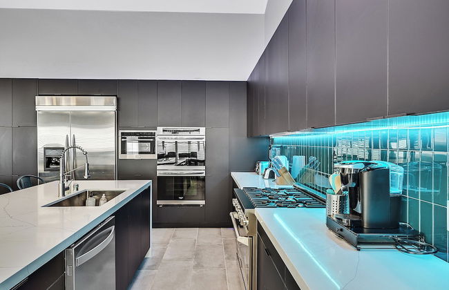 Villa - 8 Bedrms 5 Bths 15 Beds - Foto 18