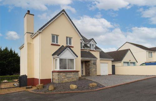 Maynor - Large Luxury House, Log Burner, Central Location - Photo 65