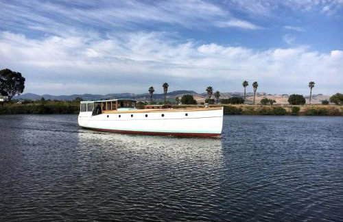 Fabulous Yacht Rental for a Unique Glamping Getaway in Bay Area, California - Foto 1