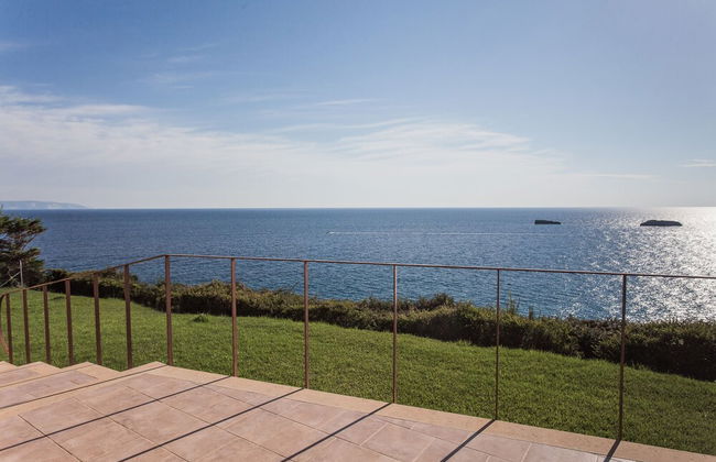 Absolute Villa by Stylish Stays - Photo 73