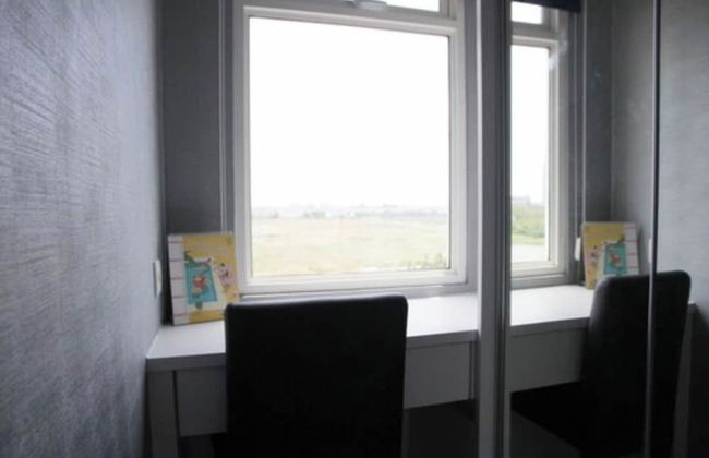 Modern and Comfortable Studio Apartment Springlake Summarecon near Summarecon - Photo 3