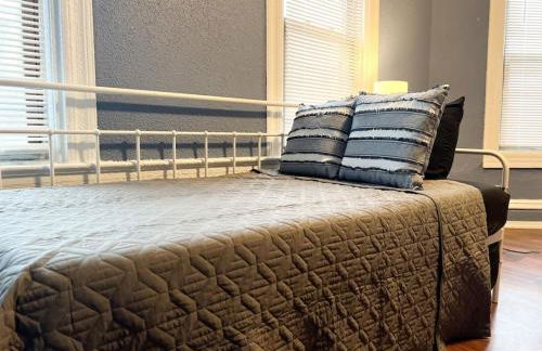 Sleeps 14 9 Beds and Bathrooms Historic plus WIFI - Foto 17