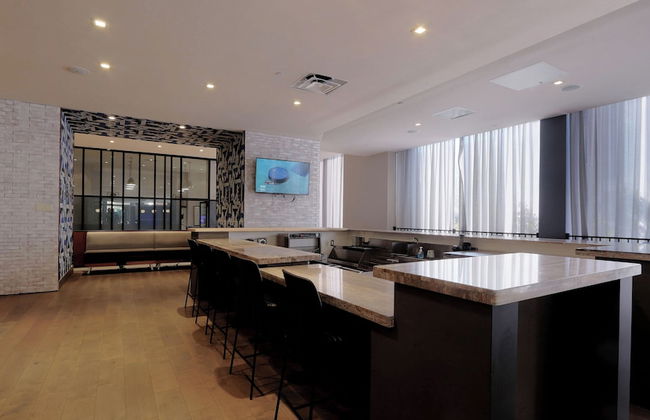 Chase at Baltimore Harbor - Foto 24