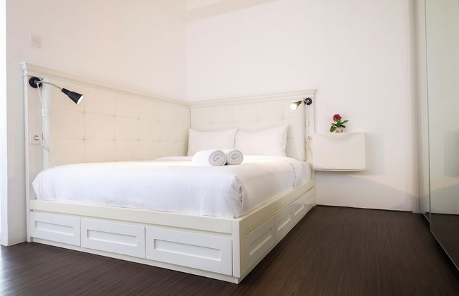 Minimalist Studio at Bassura City Apartment By Travelio - Foto 3