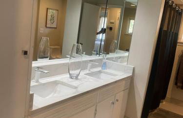 Ranch Style w firepit and big backyard TV Room - Foto 27