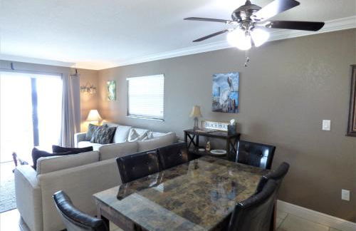 Cocoa Beach - Oceanfront - Steps to the Pier and Ocean - Foto 8