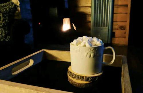 Charming Log Cabin in Tall Pines w Large Deck - Foto 17