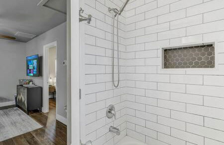 Vibrant Watermelon - Hot Tub, BBQ-Grill, King-Bed, Backyard, Parking - Foto 11