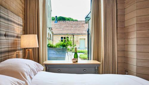 The Carriage House - Photo 5