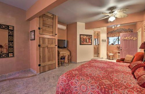 Exotic Home with Patio and Grill Walk to Canyon Lake! - Foto 24