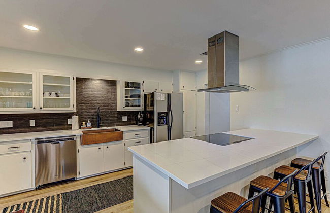 Triple L! Waterfront w/ Private Boat Dock! - Foto 16