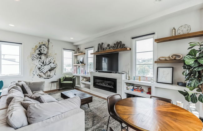 Chic Townhome for 10 W/rooftop - Foto 1