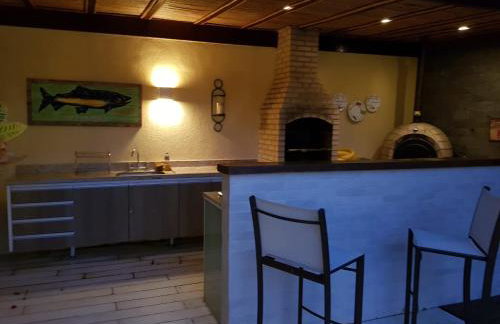 Casa alto padrão na Ferradura em condomínio com piscina privativa - Foto 31