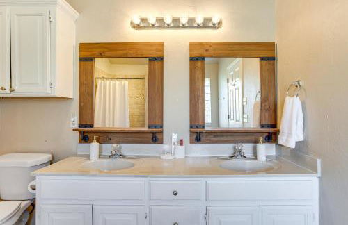 Less Than 1 Mi to Oak Tree National Cozy Getaway! - Foto 17